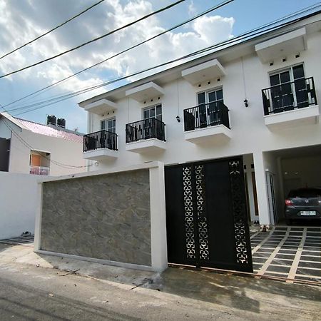 House Of Bedjo Powered By Cocotel Yogyakarta Exterior photo