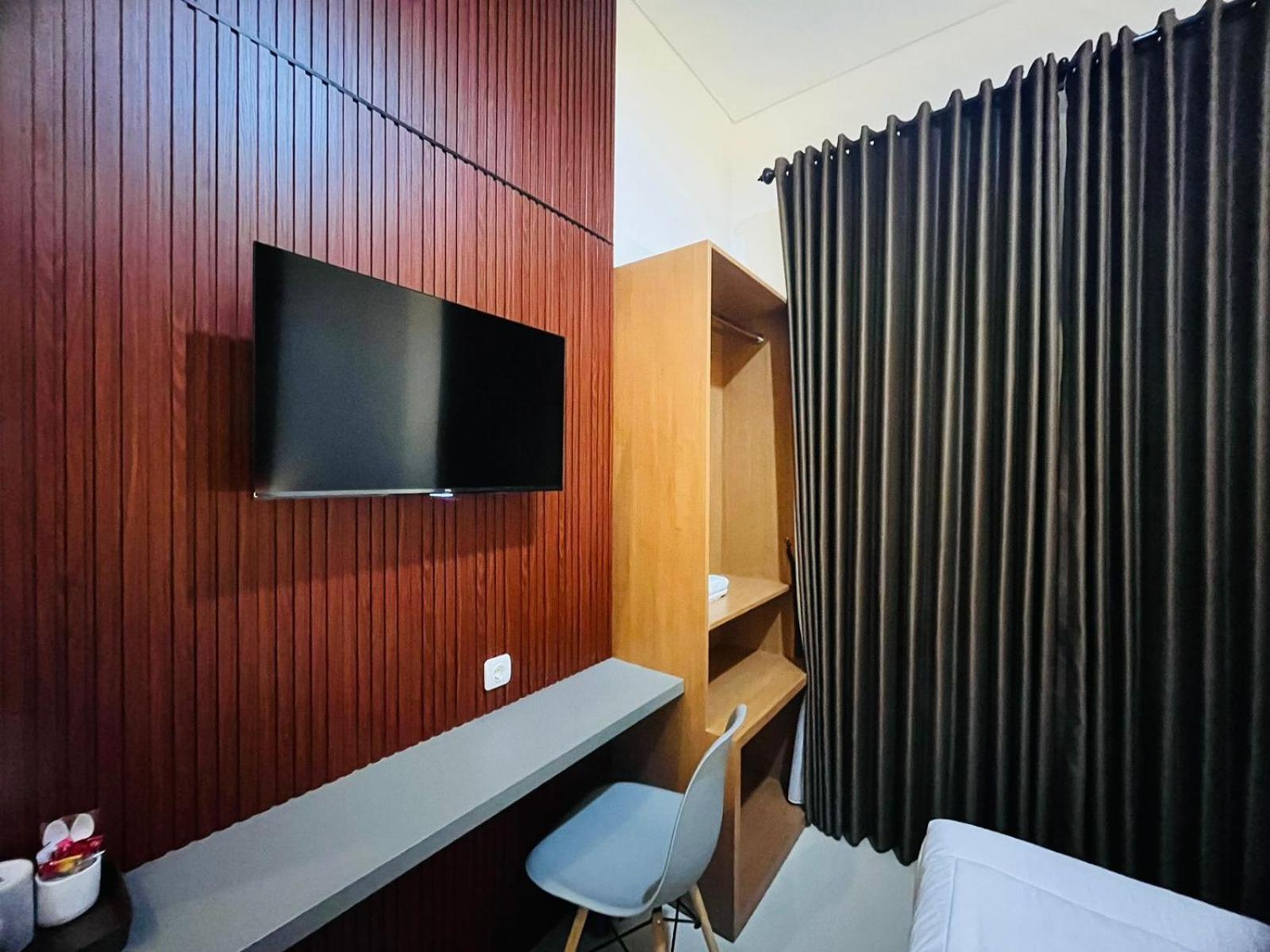 House Of Bedjo Powered By Cocotel Yogyakarta Exterior photo