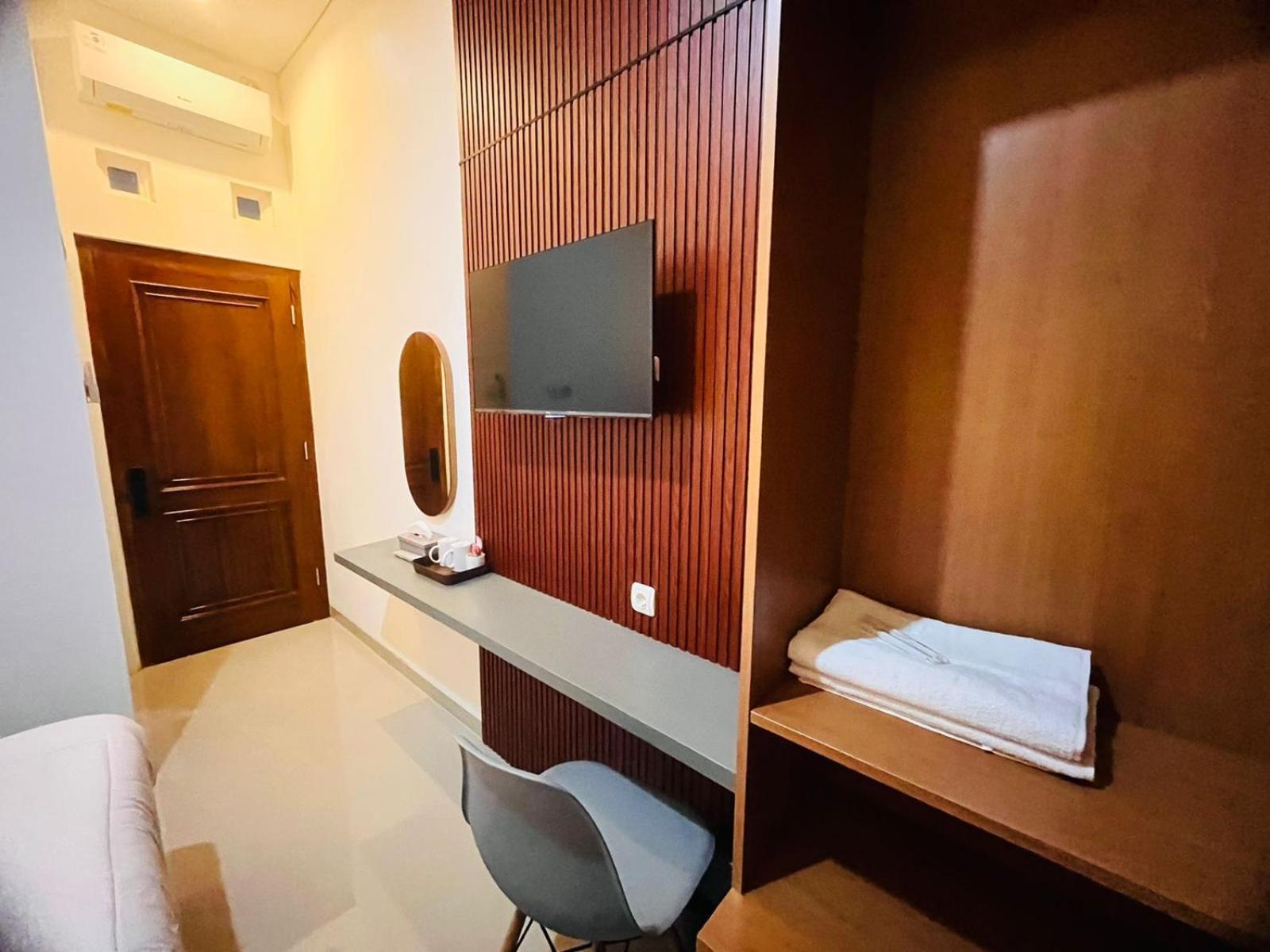 House Of Bedjo Powered By Cocotel Yogyakarta Exterior photo