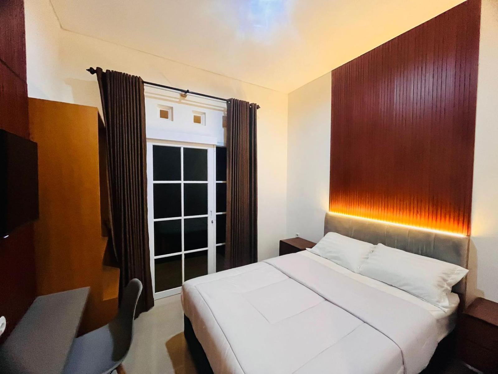 House Of Bedjo Powered By Cocotel Yogyakarta Exterior photo